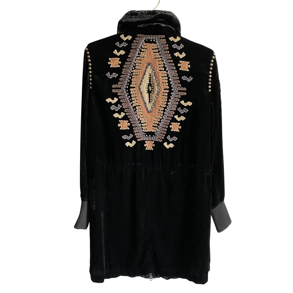 Double D Ranch Warwinds 2019 Cattlemen Silk Velvet Embroidered Studded Coat S
